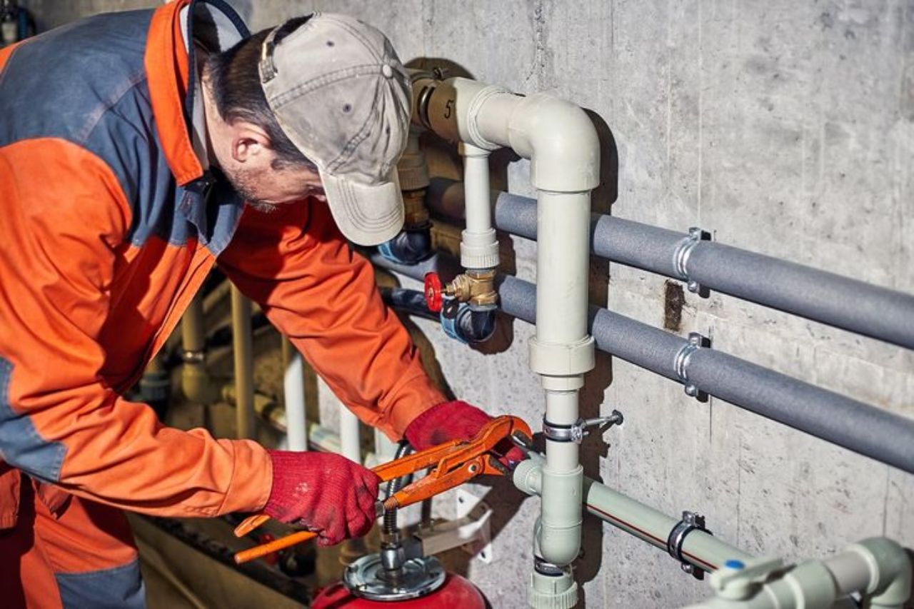 hammering noises in pipes